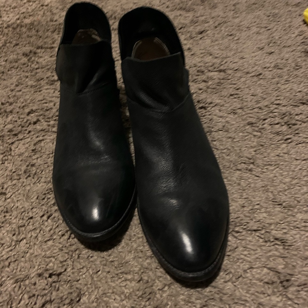 Black leather Seychelles booties size 9